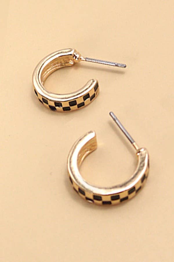JOSSLYN by Wall to Wall - MINI CHECKER HOOP HUGGIE EARRINGS | 31E24864