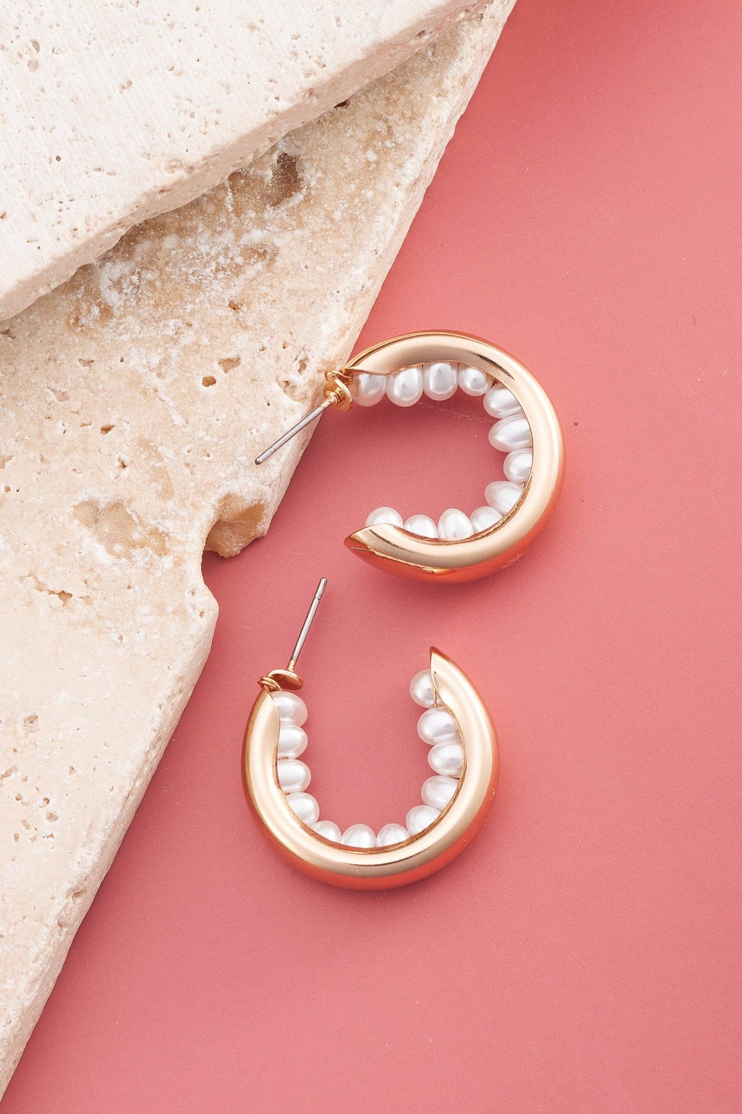 INNER PEARL HOOP EARRINGS | 10E3060161