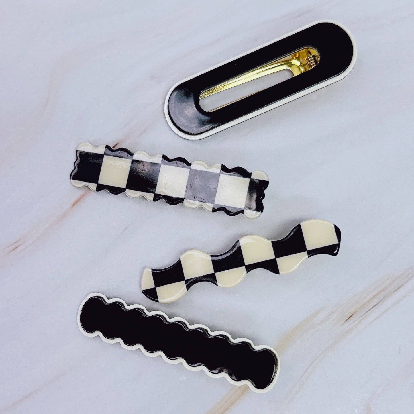 Checkered Wavy Creaseless Hair Clip Set Of 4